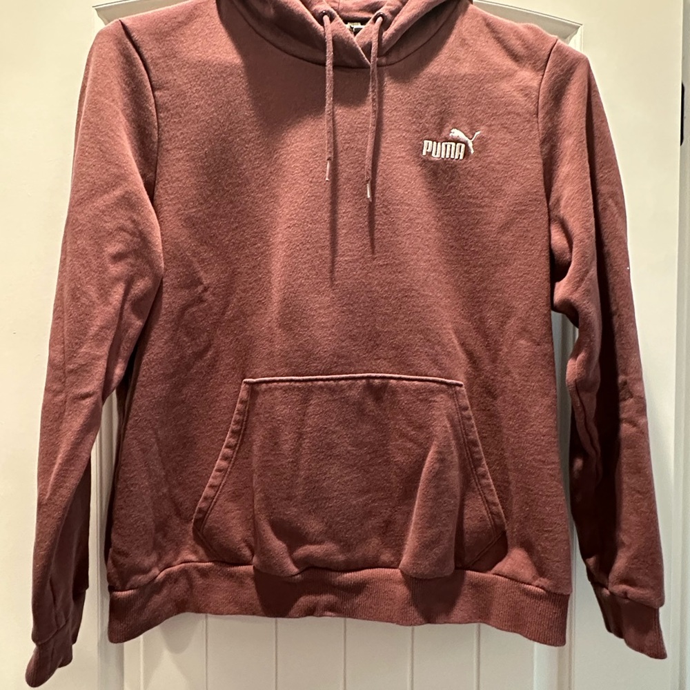 PUMA Maroon sweats outfit.